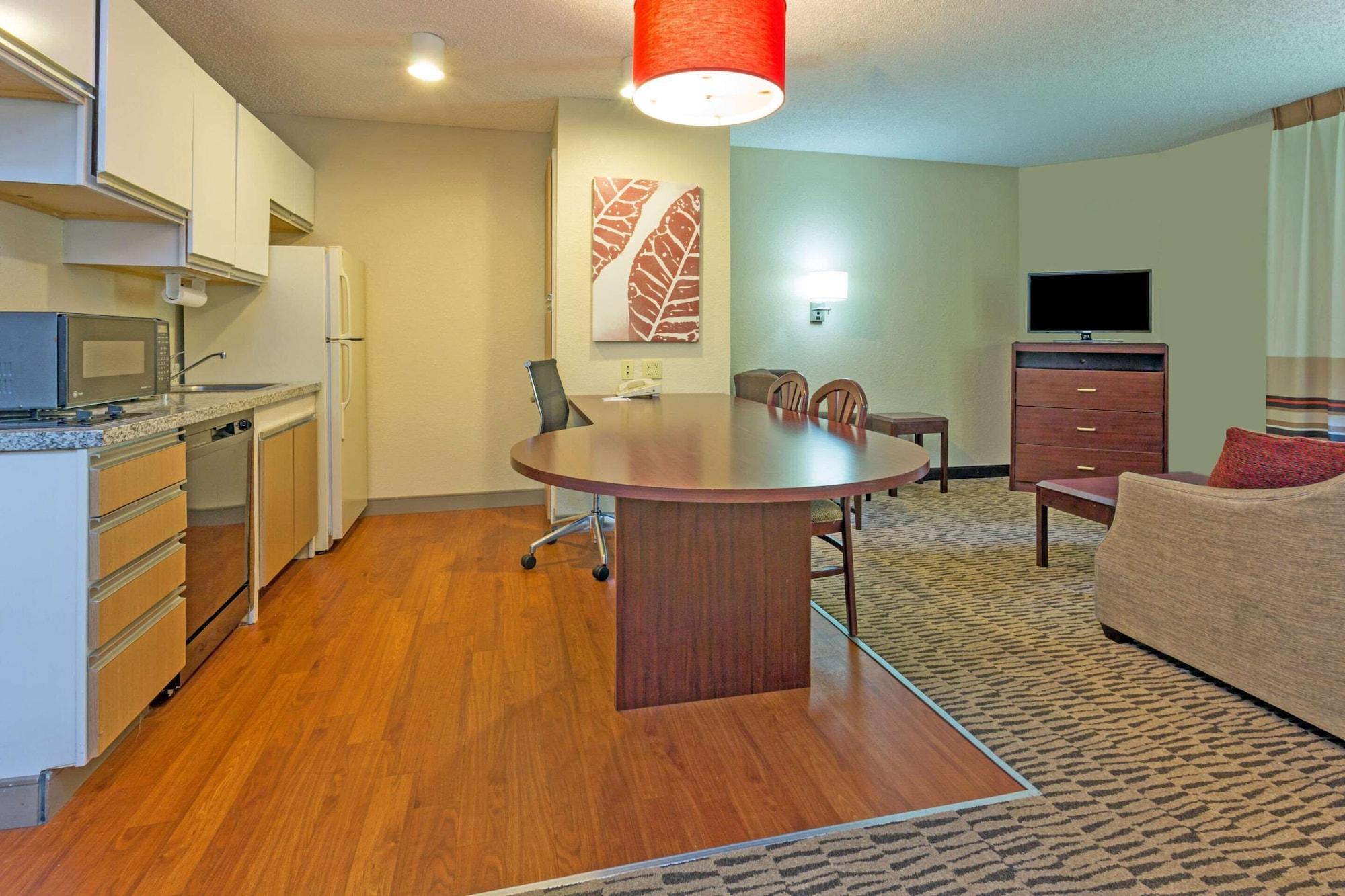 Mainstay Suites Northbrook Wheeling Bagian luar foto